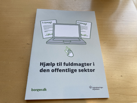 Foto af hæftet "Hjælp til fuldmagter i den offentlige sektor"