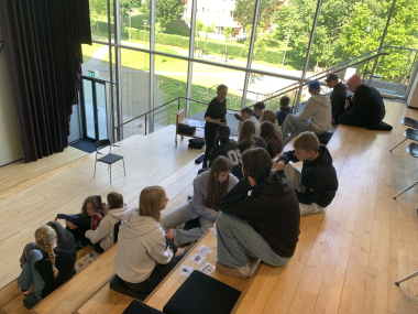 Grundlovsforfest på biblioteket i Hadsten