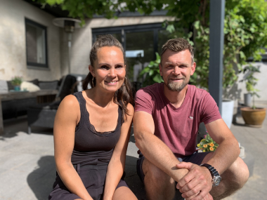 Anne Mette og Morten er plejefamilie og bor ved Randers