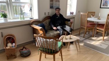 Borger i sofa i lejlighed på Skaghøj i Hammel.