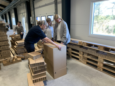 Elever besøger Bewi Cellpack