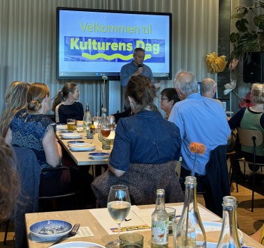 Formand Morten Bang byder velkommen