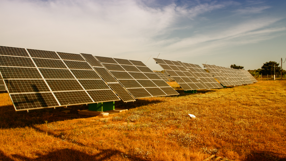 Solceller på en mark