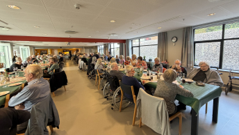 Bo Young synger på Hinneruplund