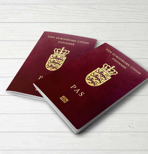 Billedet viser to danske pas